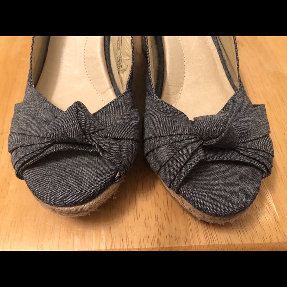Lands End Chambray Wedges - Picture 2 of 8